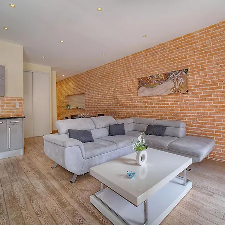Апартаменты Moderne 3 Pieces Idealement Situe Centre De L! A2b22